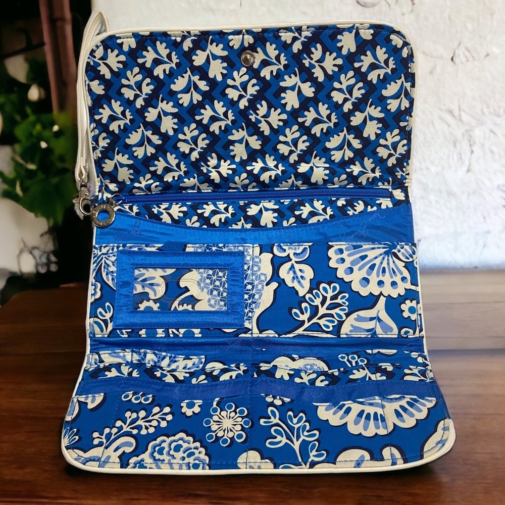 Vera Bradley Blue Lagoon Clutch/Wristlet - Picture 3 of 9